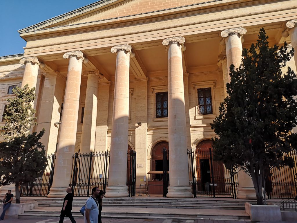 Photo of court building in Valletta