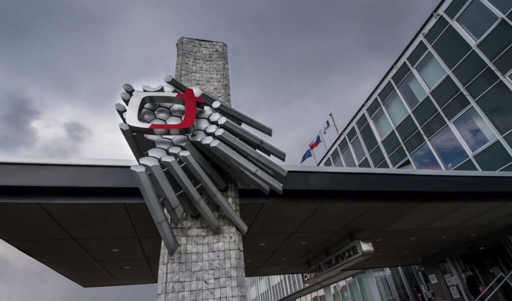 The undersigned media freedom and journalists organisations and unions today urge the Chamber of Deputies of the Czech Republic to vote to pass a draft bill which would amend the law on public broadcasting to strengthen the institutional independence of Česká televize (Czech Television) and Český rozhlas (Czech Radio).