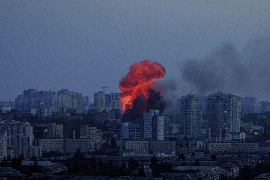 On the fourth anniversary of Russia’s full-scale invasion of Ukraine, the MFRR partners hail the continued courage of journalists in the country who continue to report on the war despite serious risks – and waning international attention.